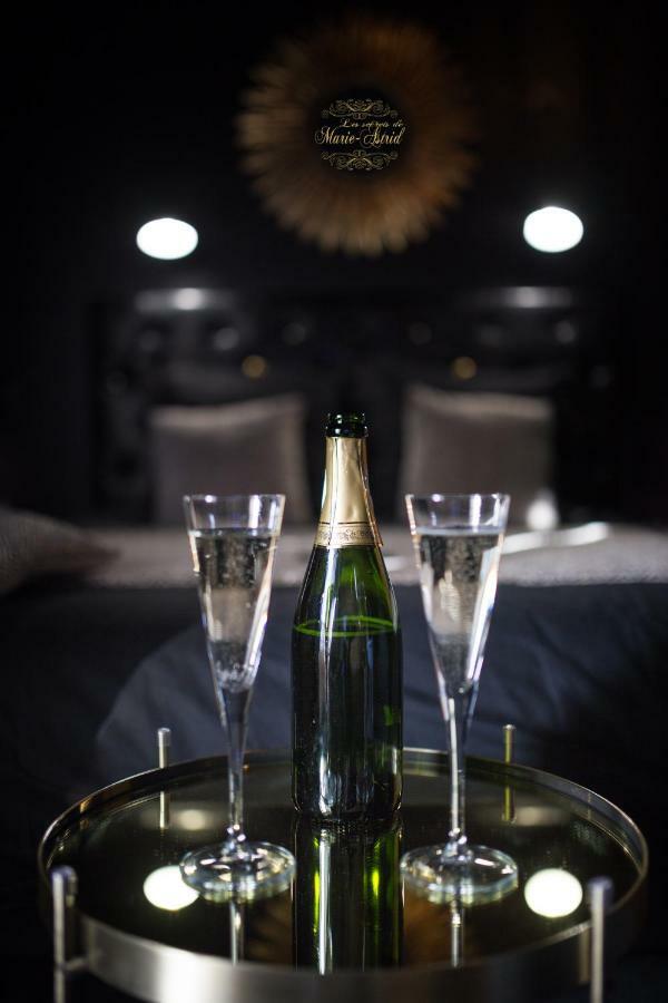 Les Secrets De Marie-Astrid, Suite Love Room Bordeaux Exteriör bild
